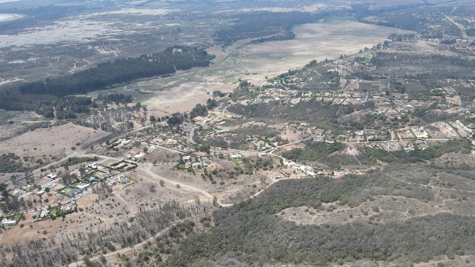 Vista aérea de parcelas y caminos de Mantagua